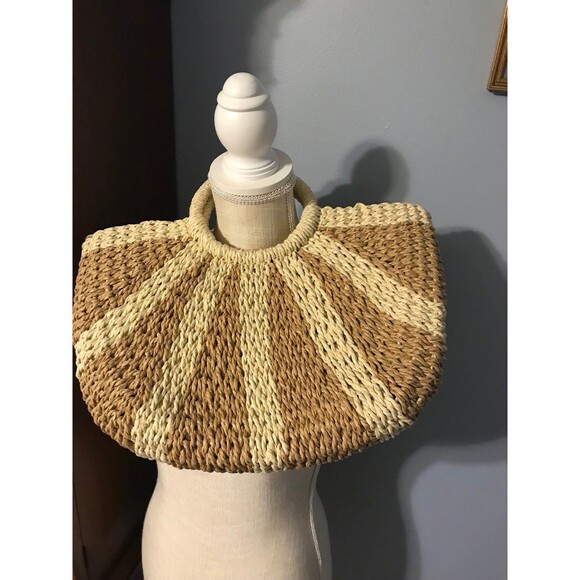 Nollia Woven Straw Handbag Purse - Picture 2 of 5